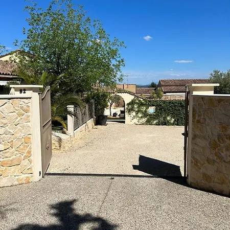 Duplex Meublé Avec Vue Sur Piscine Pont-Saint-Esprit