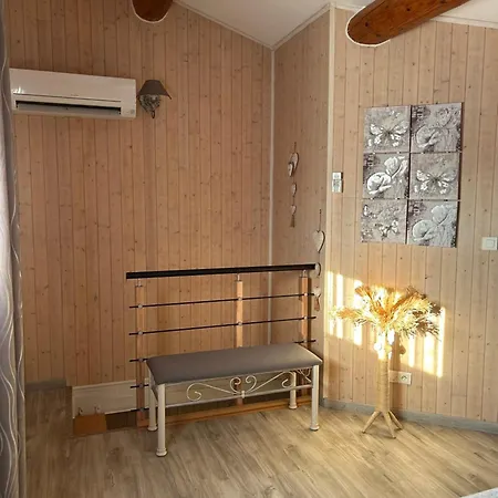 Duplex Meuble Avec Vue Sur Piscine Appartement Pont-Saint-Esprit