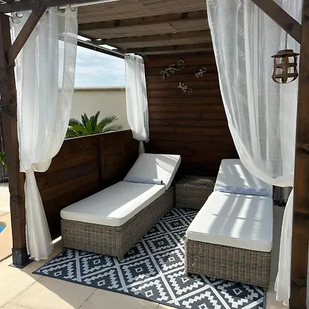 Duplex Meuble Avec Vue Sur Piscine Appartement Pont-Saint-Esprit