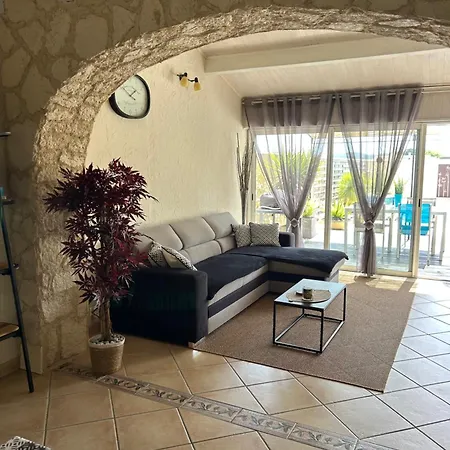 Apartmán Duplex Meuble Avec Vue Sur Piscine Pont-Saint-Esprit