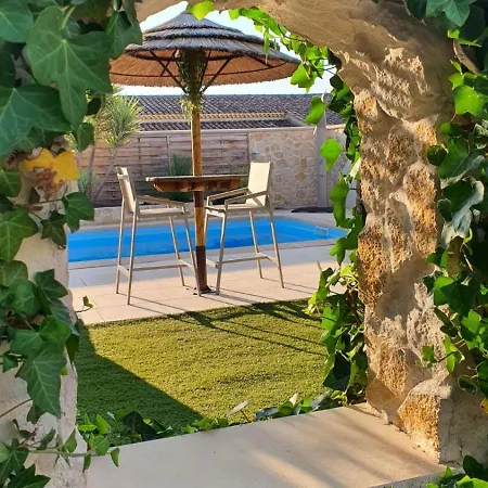 Duplex Meublé Avec Vue Sur Piscine * Pont-Saint-Esprit