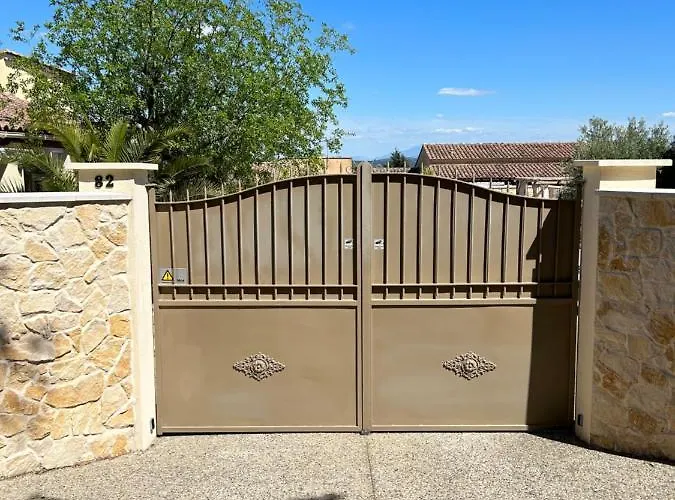 Duplex Meuble Avec Vue Sur Piscine 아파트 퐁생테스프릿