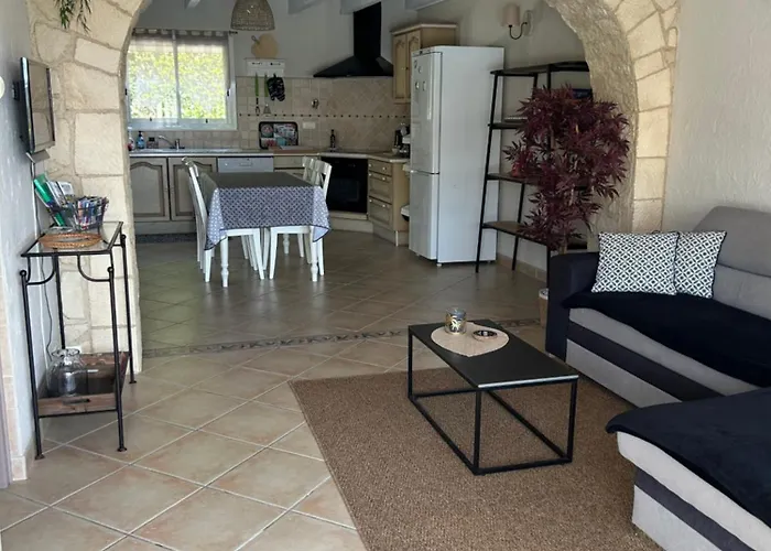 Duplex Meuble Avec Vue Sur Piscine 아파트 *