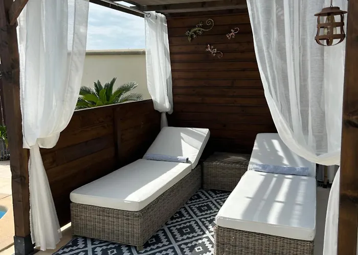 Duplex Meuble Avec Vue Sur Piscine 아파트 퐁생테스프릿