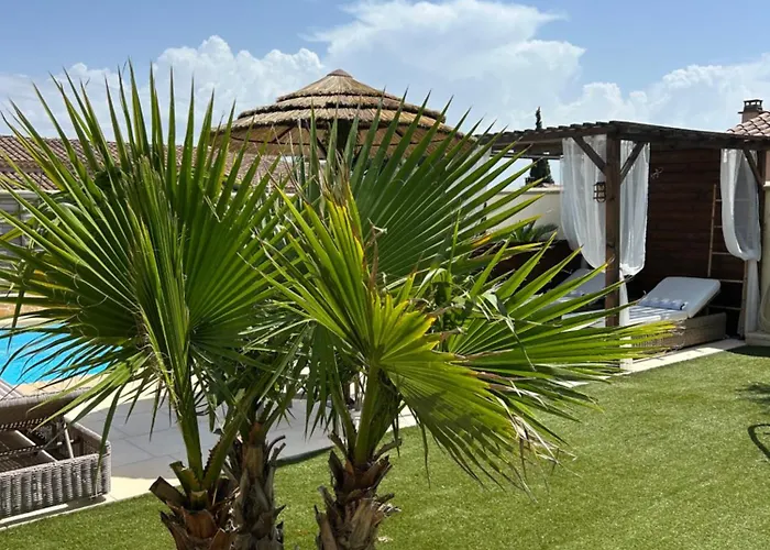 Duplex Meuble Avec Vue Sur Piscine *